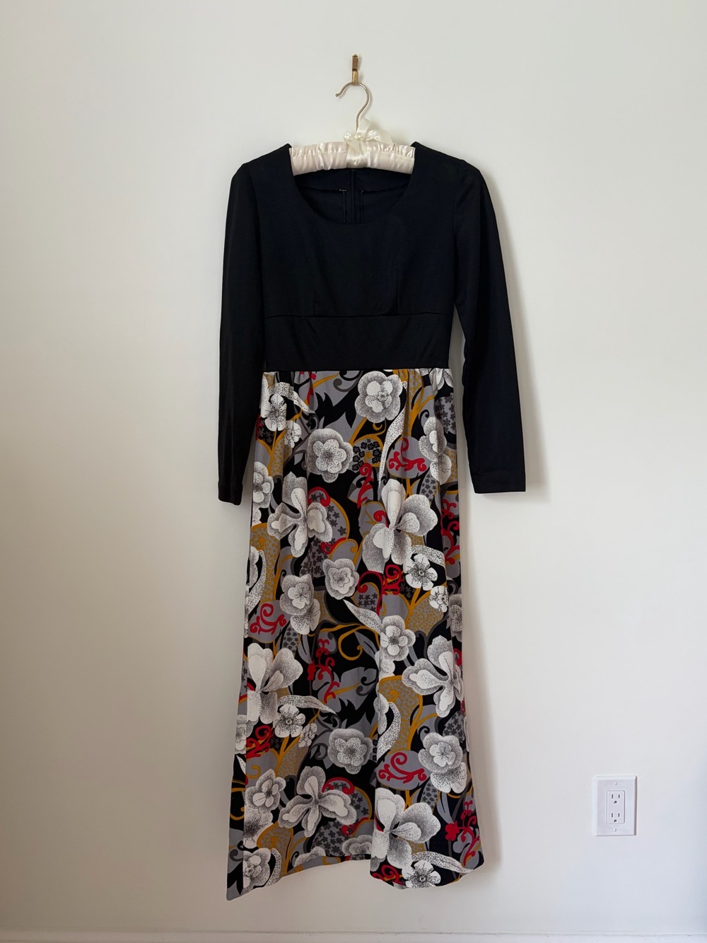 Vintage Black Long-Sleeve Maxi Dress with Floral Print Skirt
